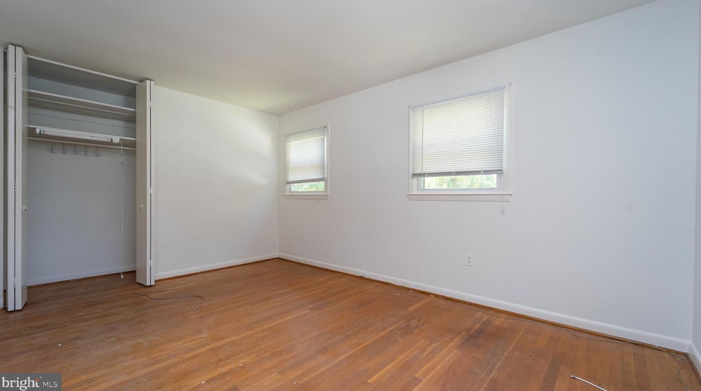 6008 Black Friars Cir, Baltimore MD 21228-2706 exterior