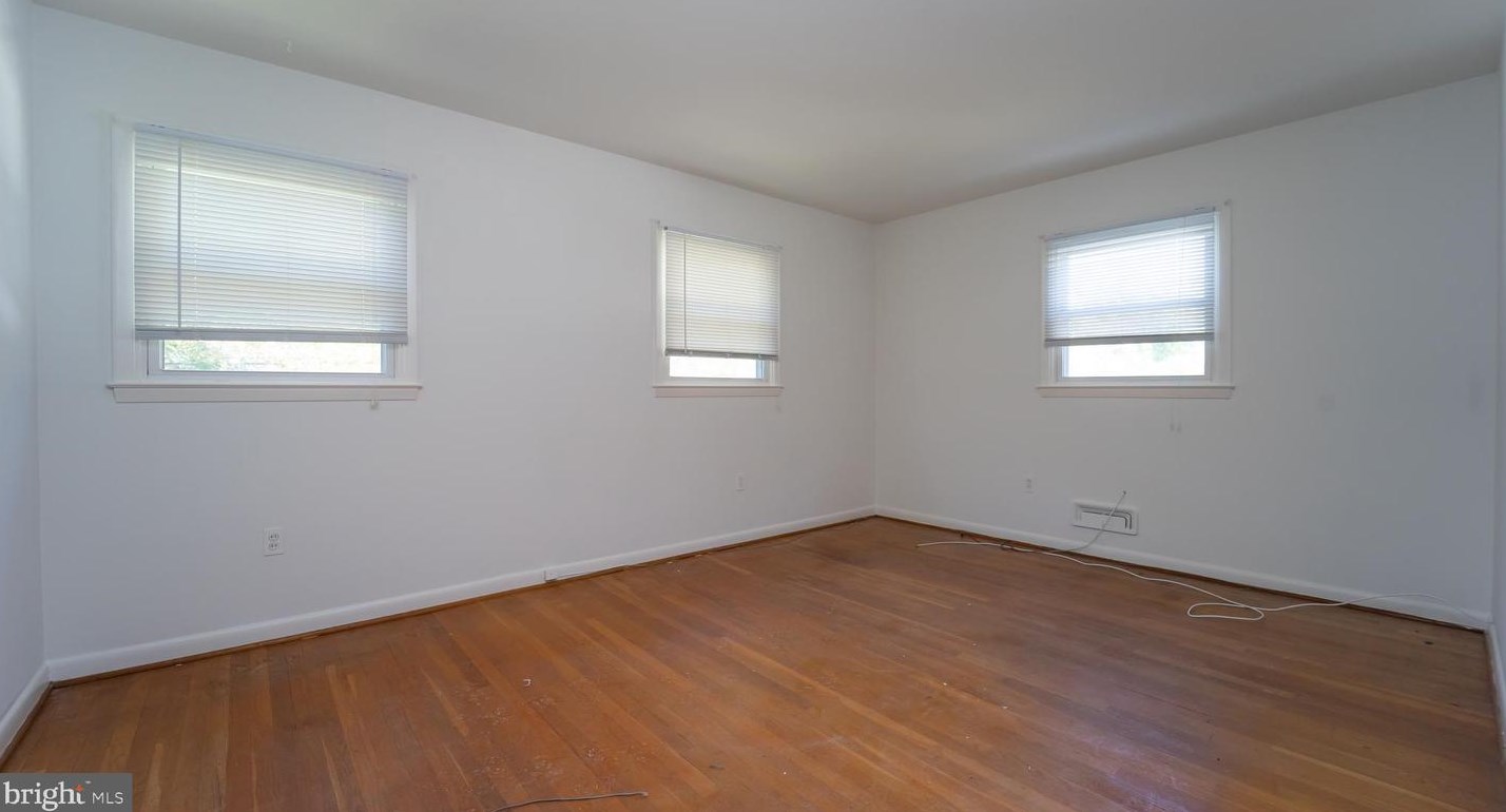 6008 Black Friars Cir, Baltimore MD 21228-2706 exterior