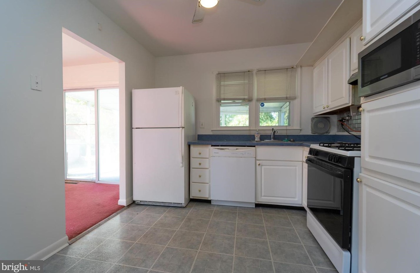 6008 Black Friars Cir, Baltimore MD 21228-2706 exterior