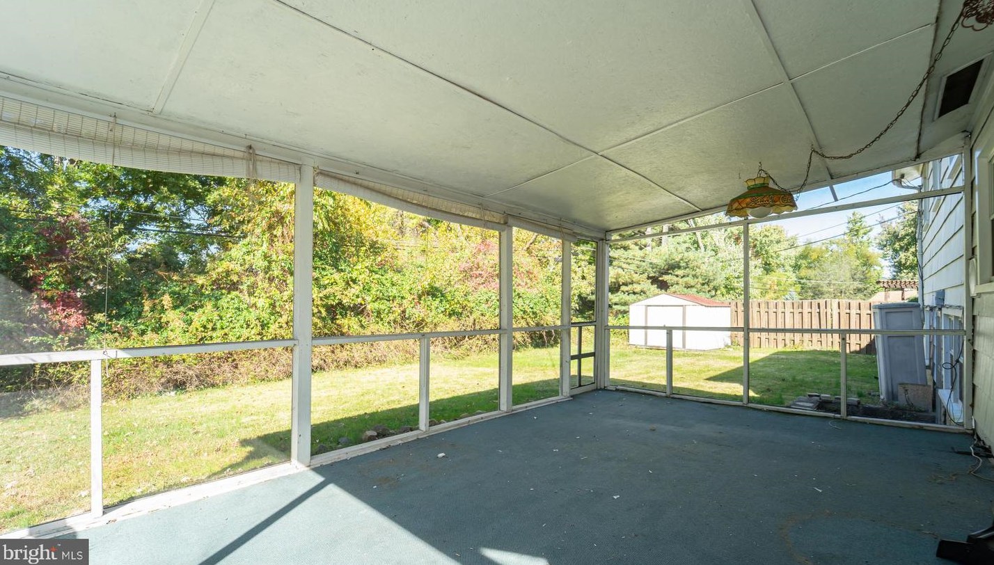 6008 Black Friars Cir, Baltimore MD 21228-2706 exterior