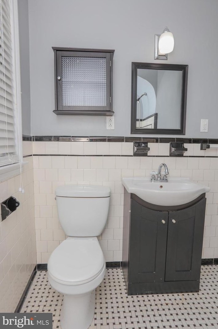 4218 Cardwell Ave, Baltimore MD  21236-4006 exterior