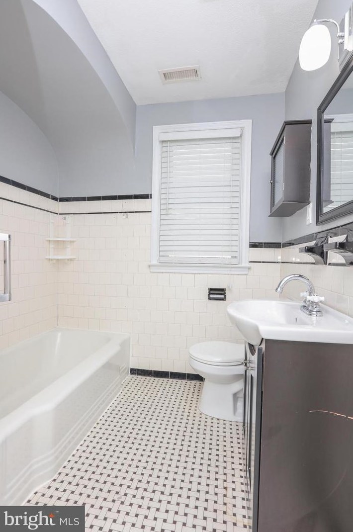 4218 Cardwell Ave, Baltimore MD  21236-4006 exterior