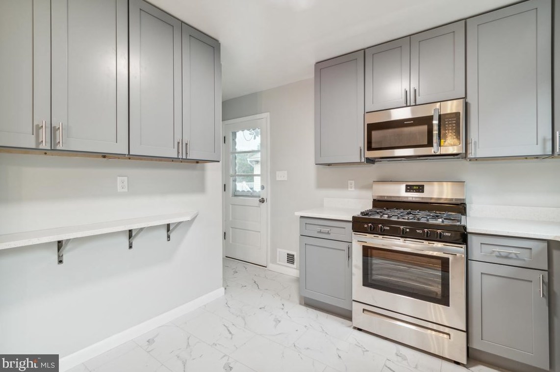 7910 Oakdale Ave, Baltimore MD  21237-2761 exterior