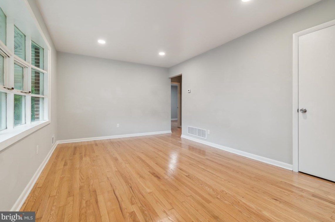 7910 Oakdale Ave, Baltimore MD  21237-2761 exterior