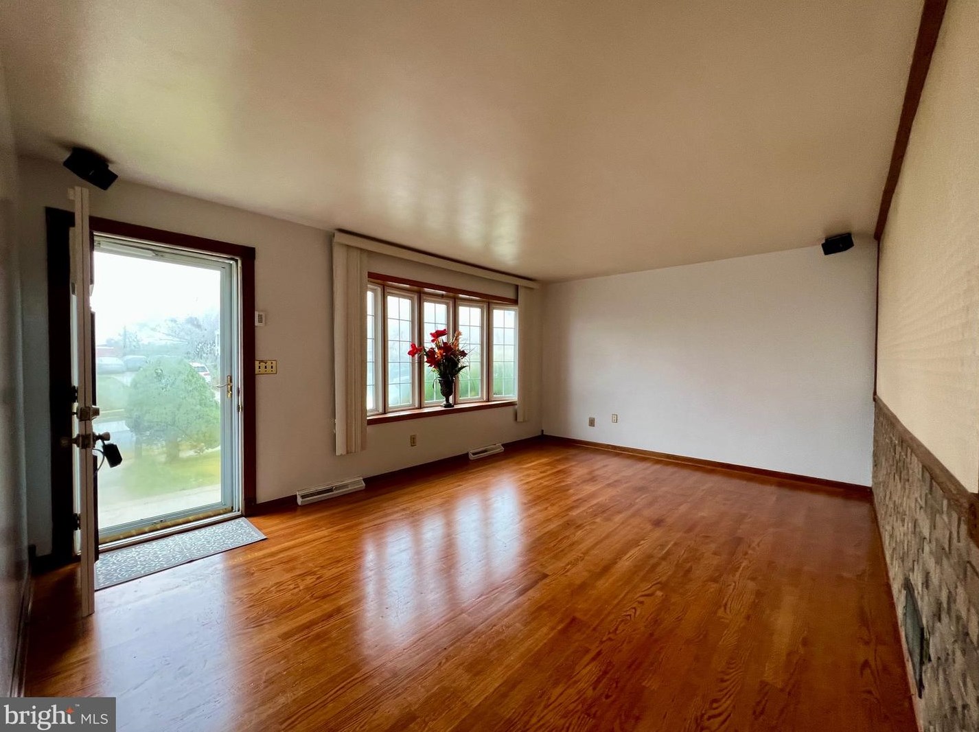 8001 Neighbors Ave, Baltimore MD  21237-1623 exterior