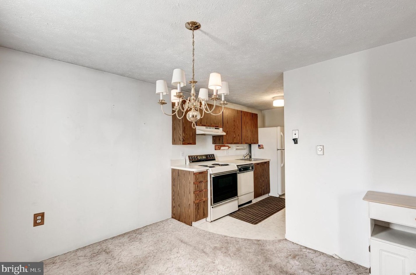 11 Rollwin Rd, Baltimore MD  21244-2835 exterior