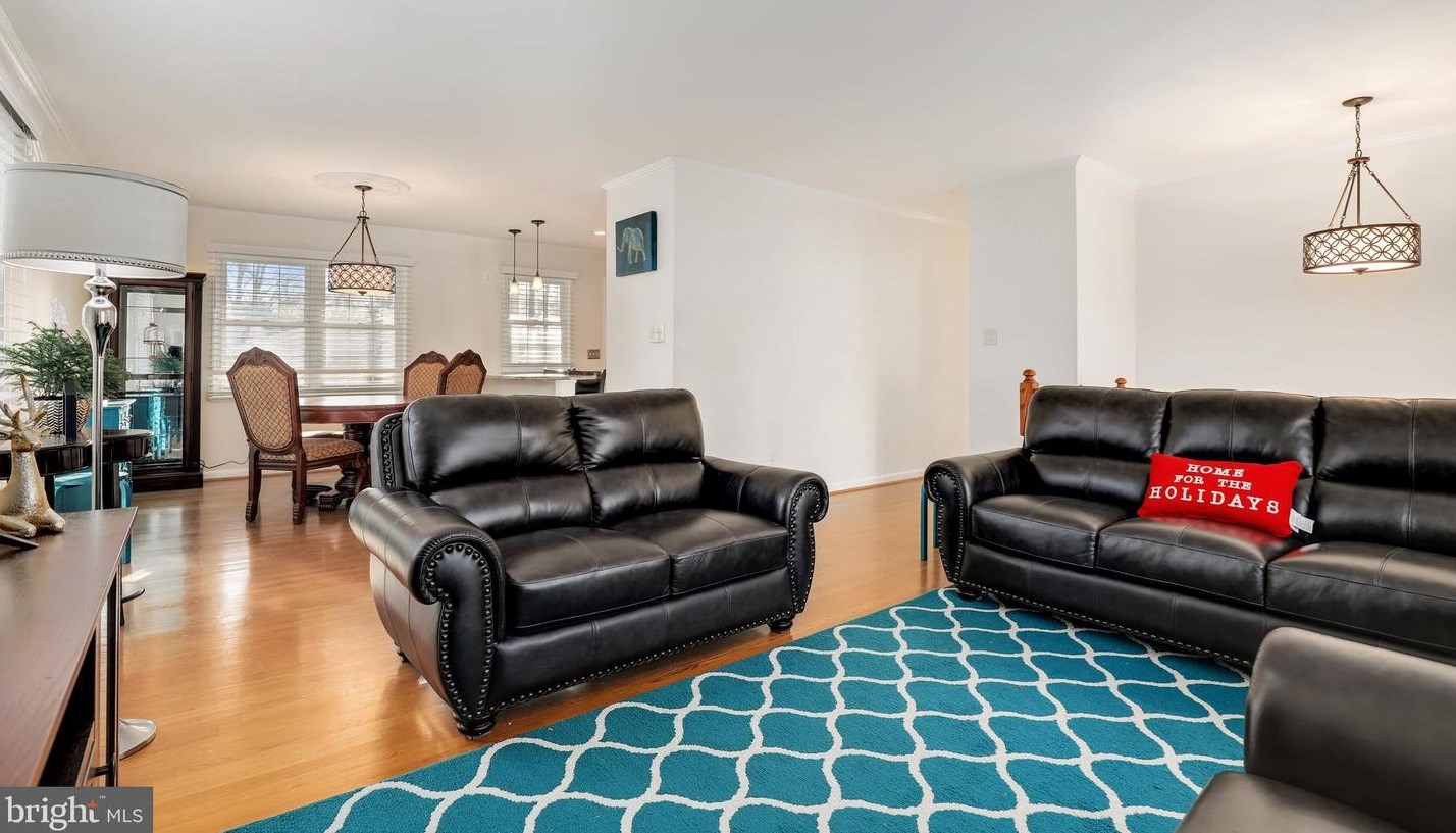 1316 Hickory Springs Cir, Baltimore MD  21228-2628 exterior