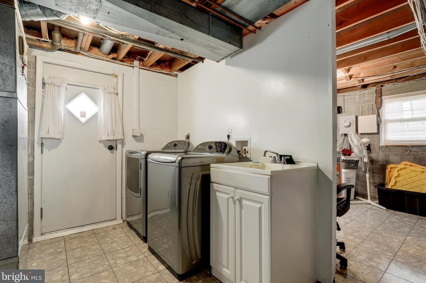 1316 Hickory Springs Cir, Baltimore MD  21228-2628 exterior