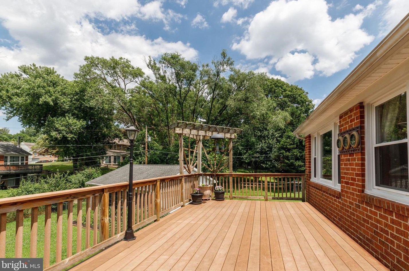 9134 Covered Bridge Rd, Baltimore MD  21234-2512 exterior