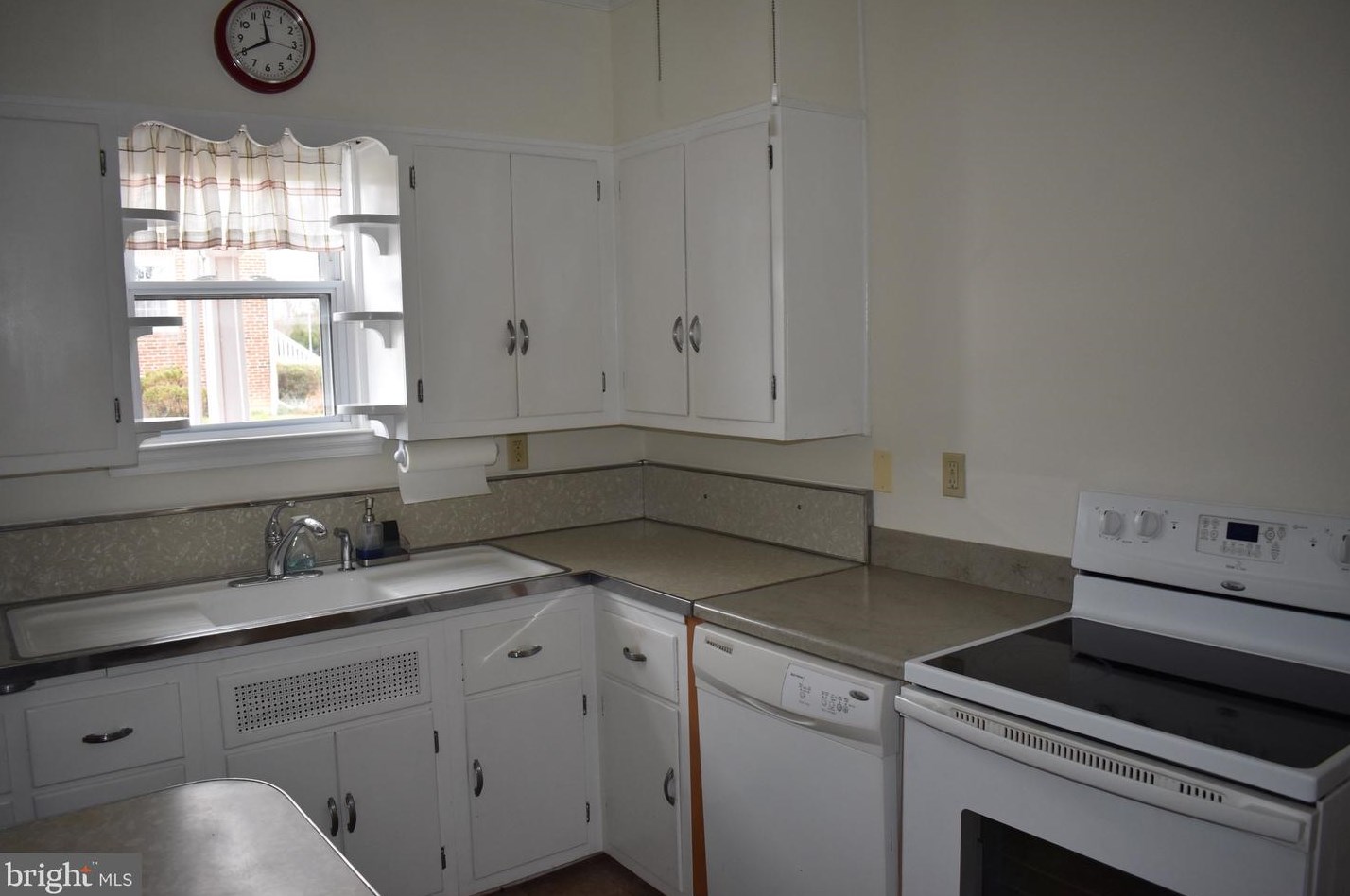 7900 Babikow Rd, Baltimore MD  21237-3308 exterior