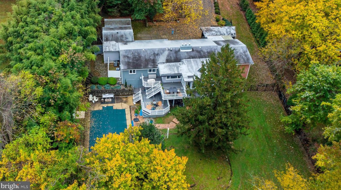 2728 Old Court Rd, Baltimore MD  21208-3415 exterior