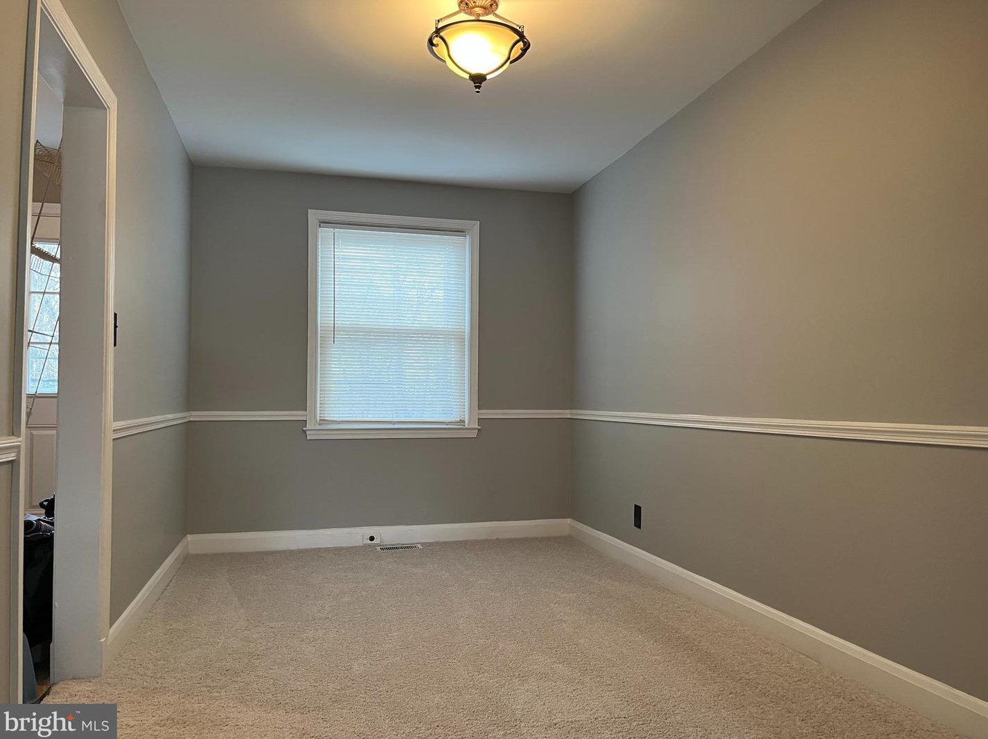 1112 Elm Rd, Baltimore MD  21227-3936 exterior