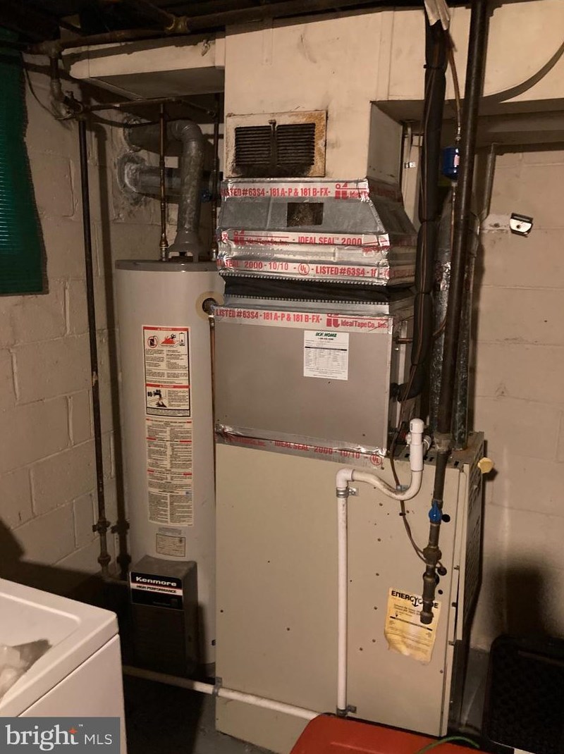 822 Middlesex Rd, Baltimore MD  21221-2128 exterior