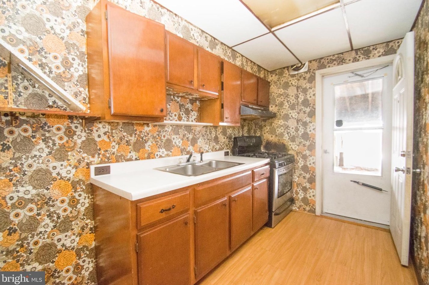 822 Middlesex Rd, Baltimore MD  21221-2128 exterior