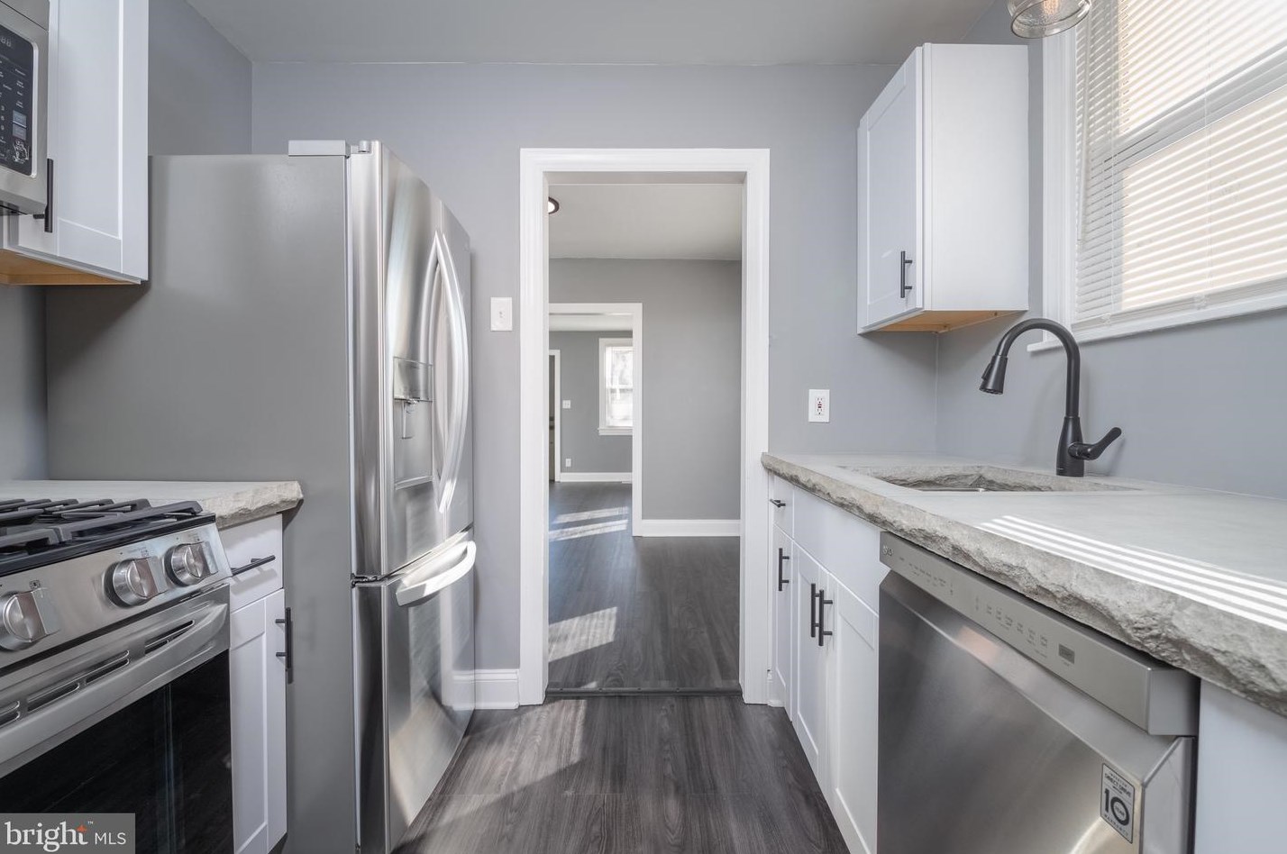 4318 Highview Ave, Baltimore MD  21229-5302 exterior