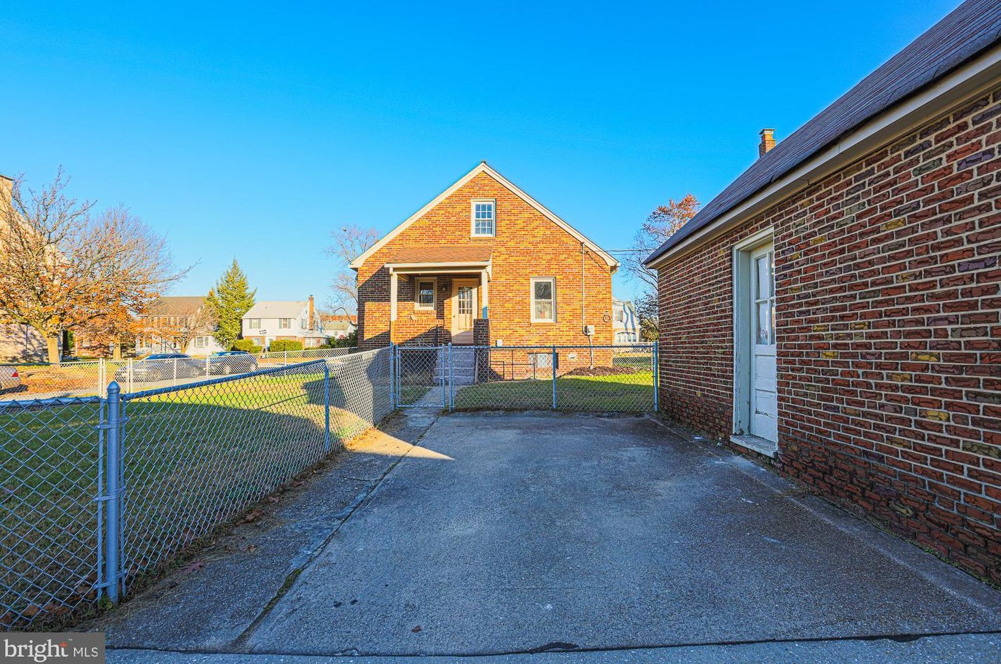 17 Liberty Pkwy, Baltimore MD  21222-3849 exterior