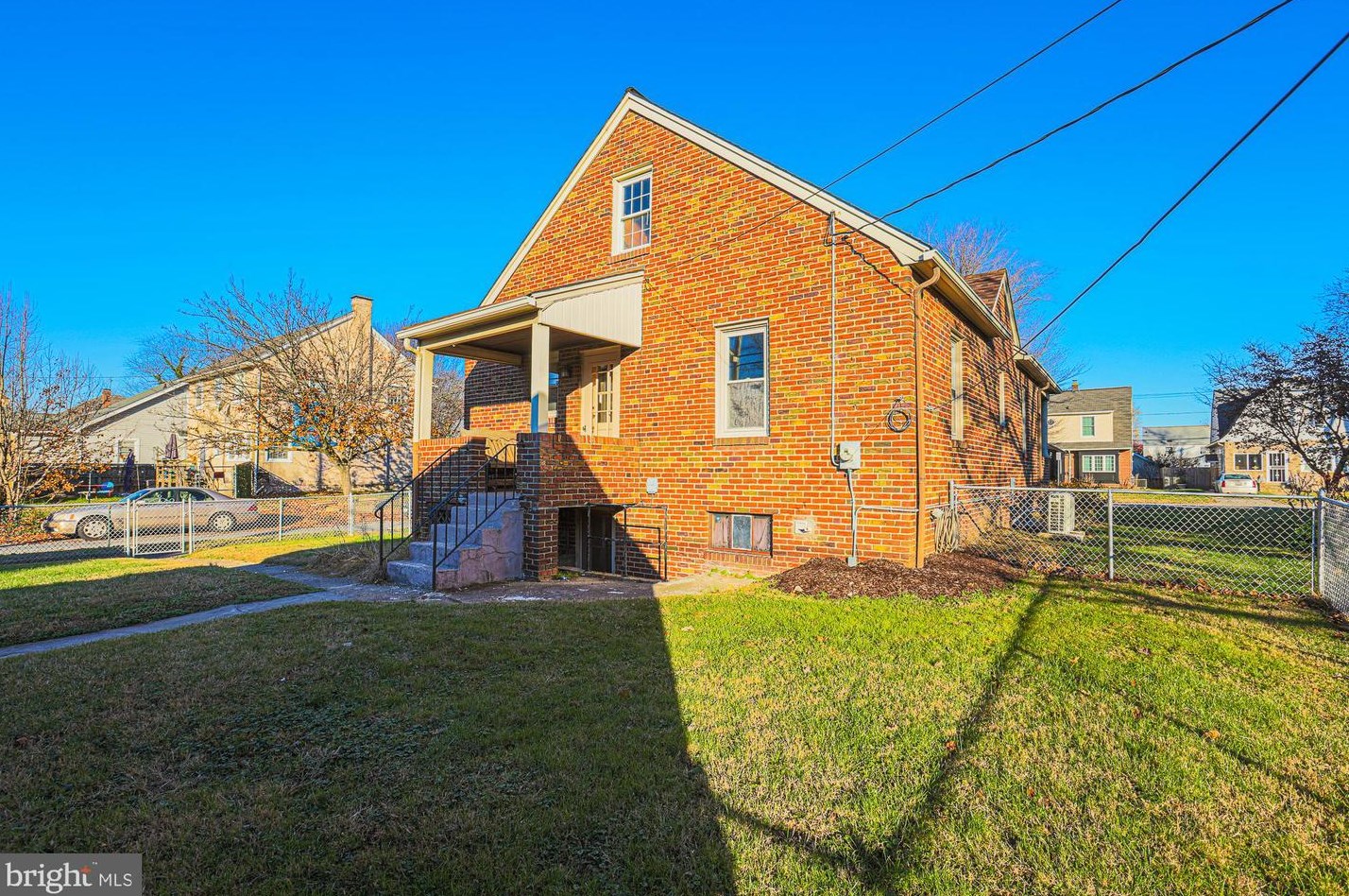 17 Liberty Pkwy, Baltimore MD  21222-3849 exterior