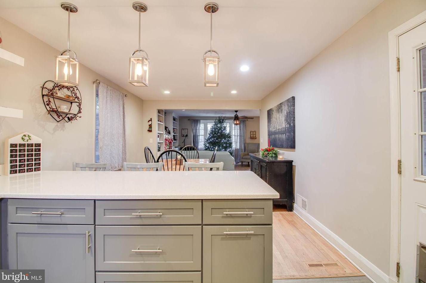 1912 Rockwell Ave, Baltimore MD  21228-4244 exterior