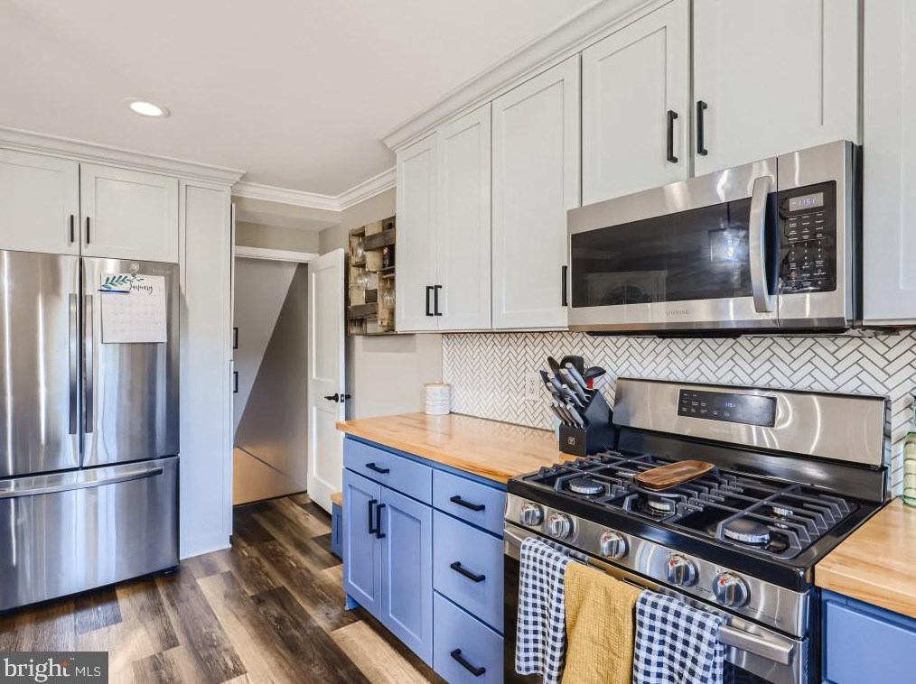 1621 Aberdeen Rd, Baltimore MD  21286-8126 exterior