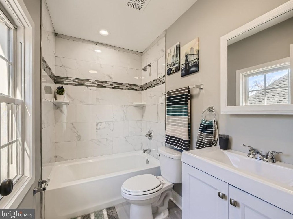 602 Windwood Rd, Baltimore MD  21212-2109 exterior