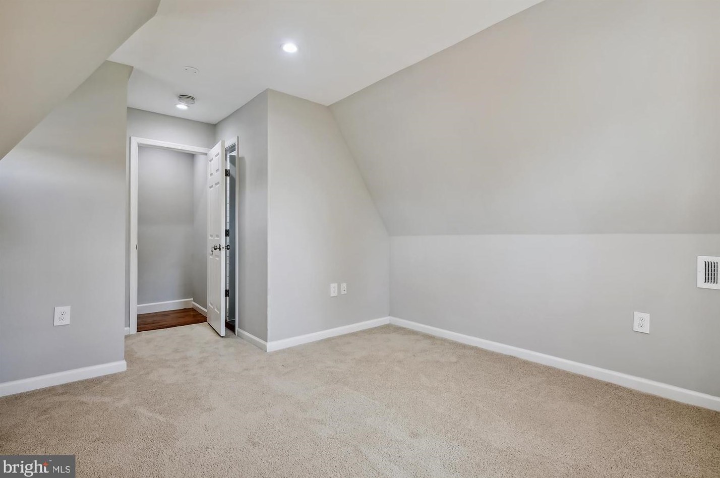 9 Dundalk Ave, Baltimore MD  21222-4222 exterior