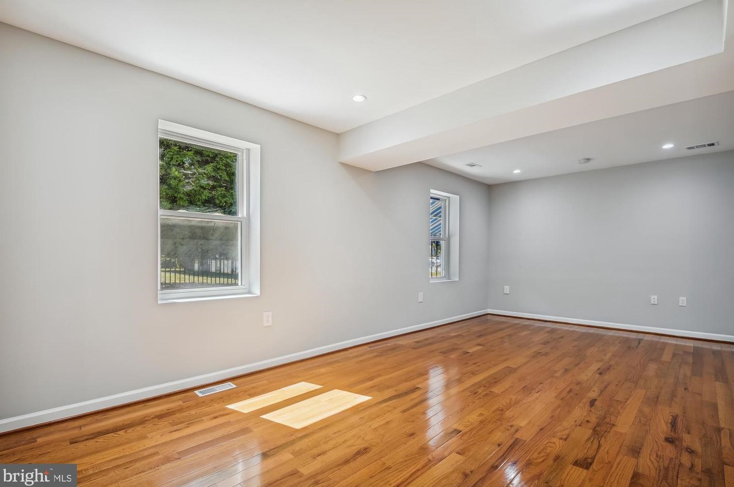 9 Dundalk Ave, Baltimore MD  21222-4222 exterior