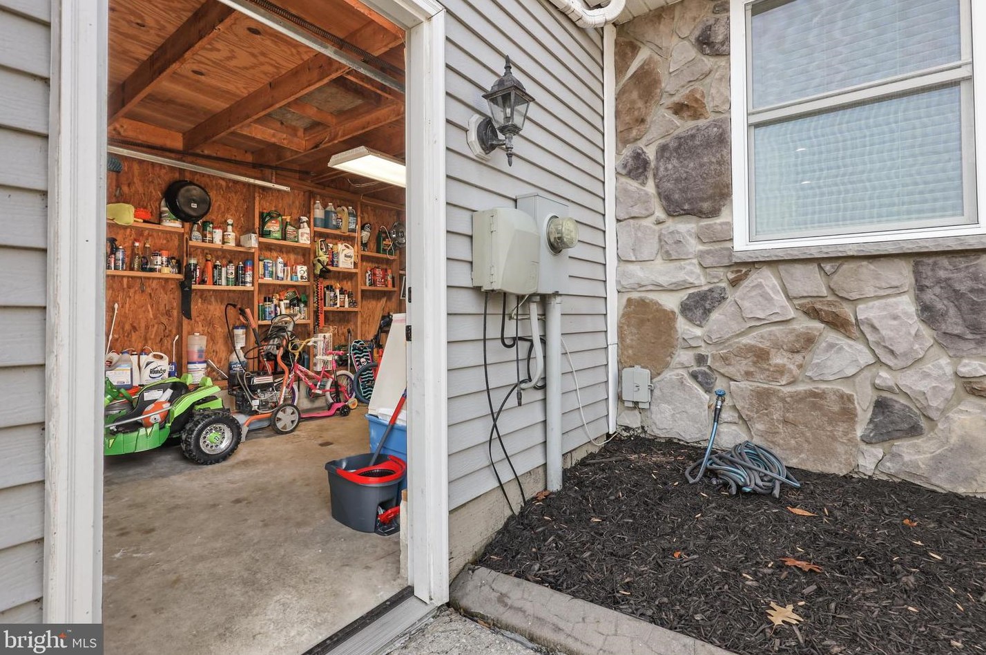 104 Holly Cir, Baltimore MD  21221-1909 exterior