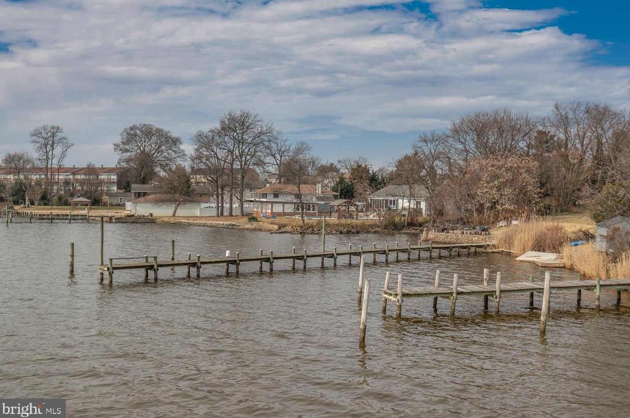 212 Riverside Dr, Baltimore MD  21221-6826 exterior