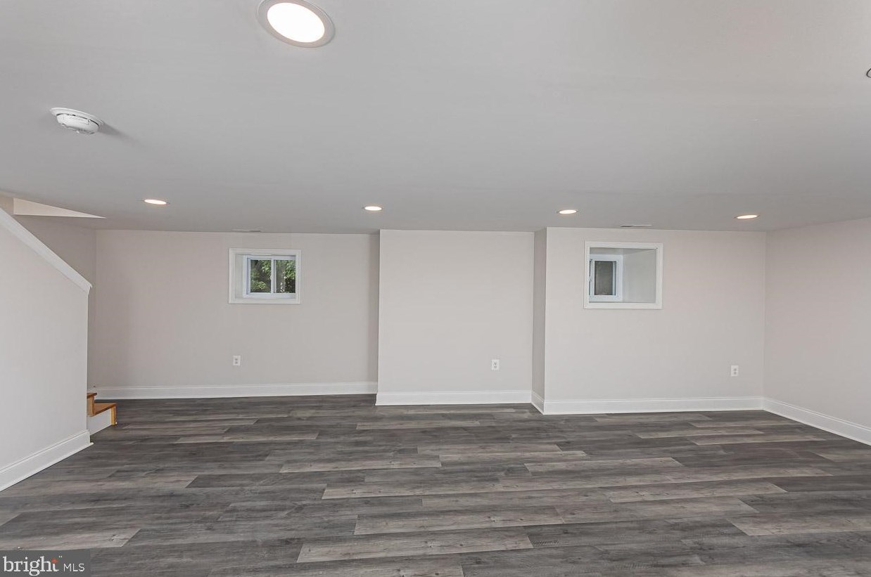 212 Riverside Dr, Baltimore MD  21221-6826 exterior