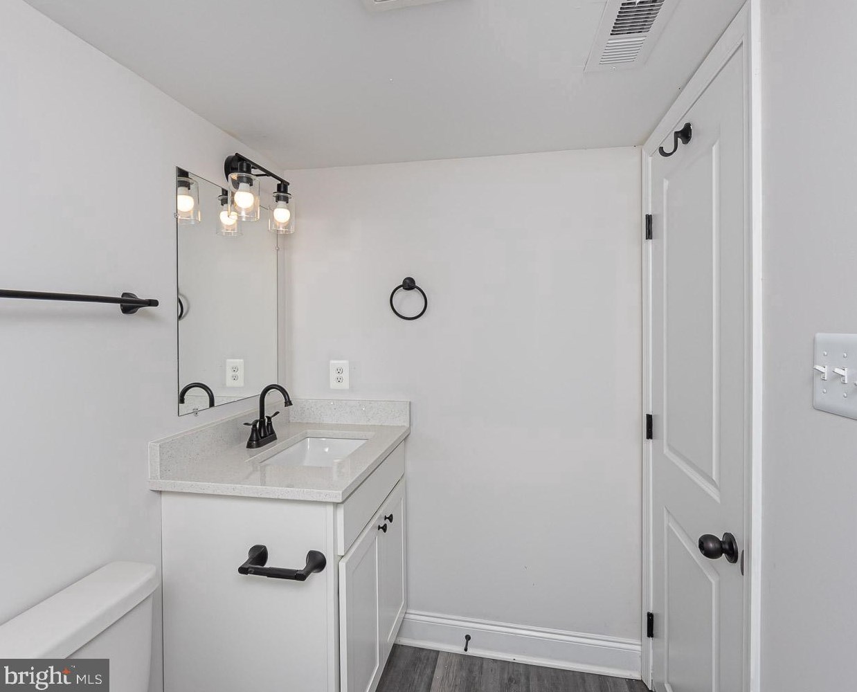 212 Riverside Dr, Baltimore MD  21221-6826 exterior