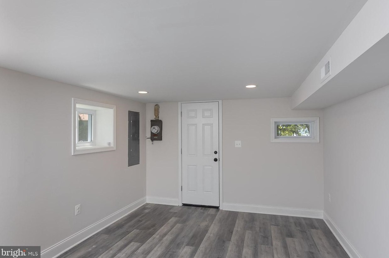 212 Riverside Dr, Baltimore MD  21221-6826 exterior