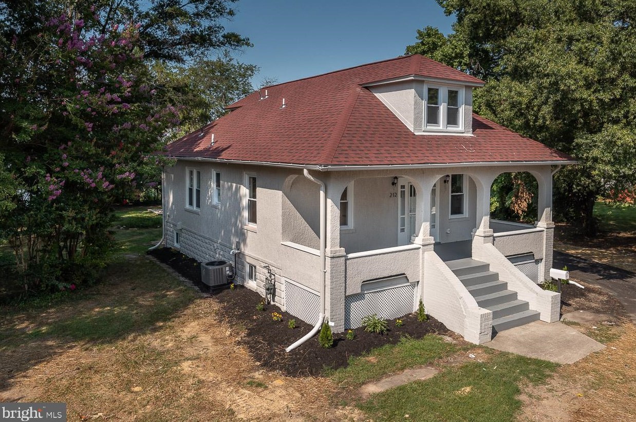 212 Riverside Dr, Baltimore MD  21221-6826 exterior