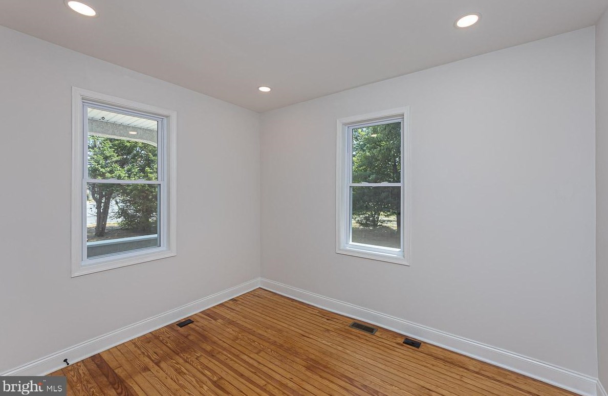 212 Riverside Dr, Baltimore MD  21221-6826 exterior