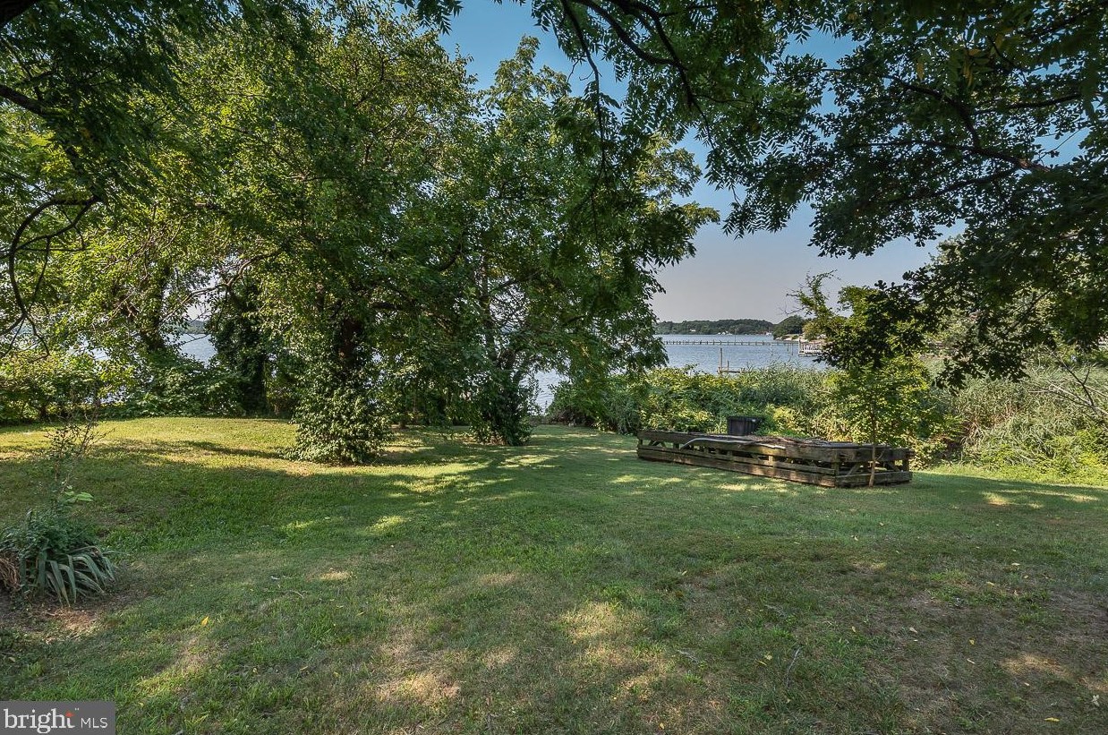 212 Riverside Dr, Baltimore MD  21221-6826 exterior