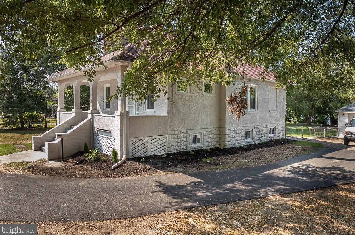 212 Riverside Dr, Baltimore MD  21221-6826 exterior