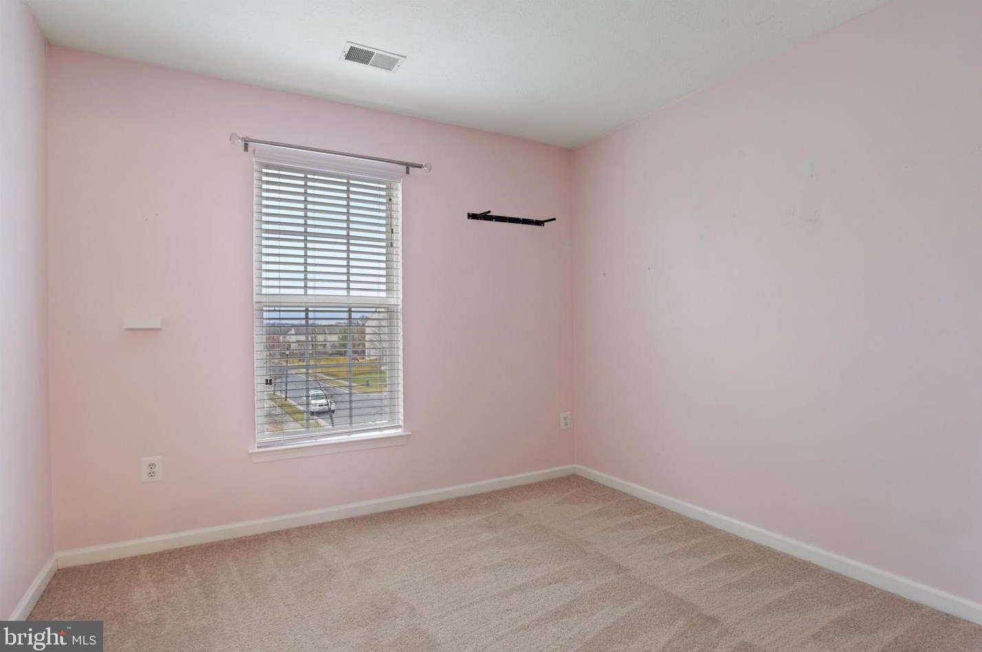 17 Caterham Ct, Baltimore MD  21237-5000 exterior