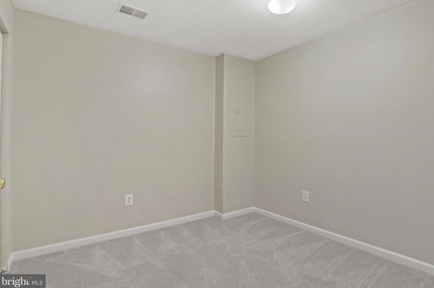 17 Caterham Ct, Baltimore MD  21237-5000 exterior
