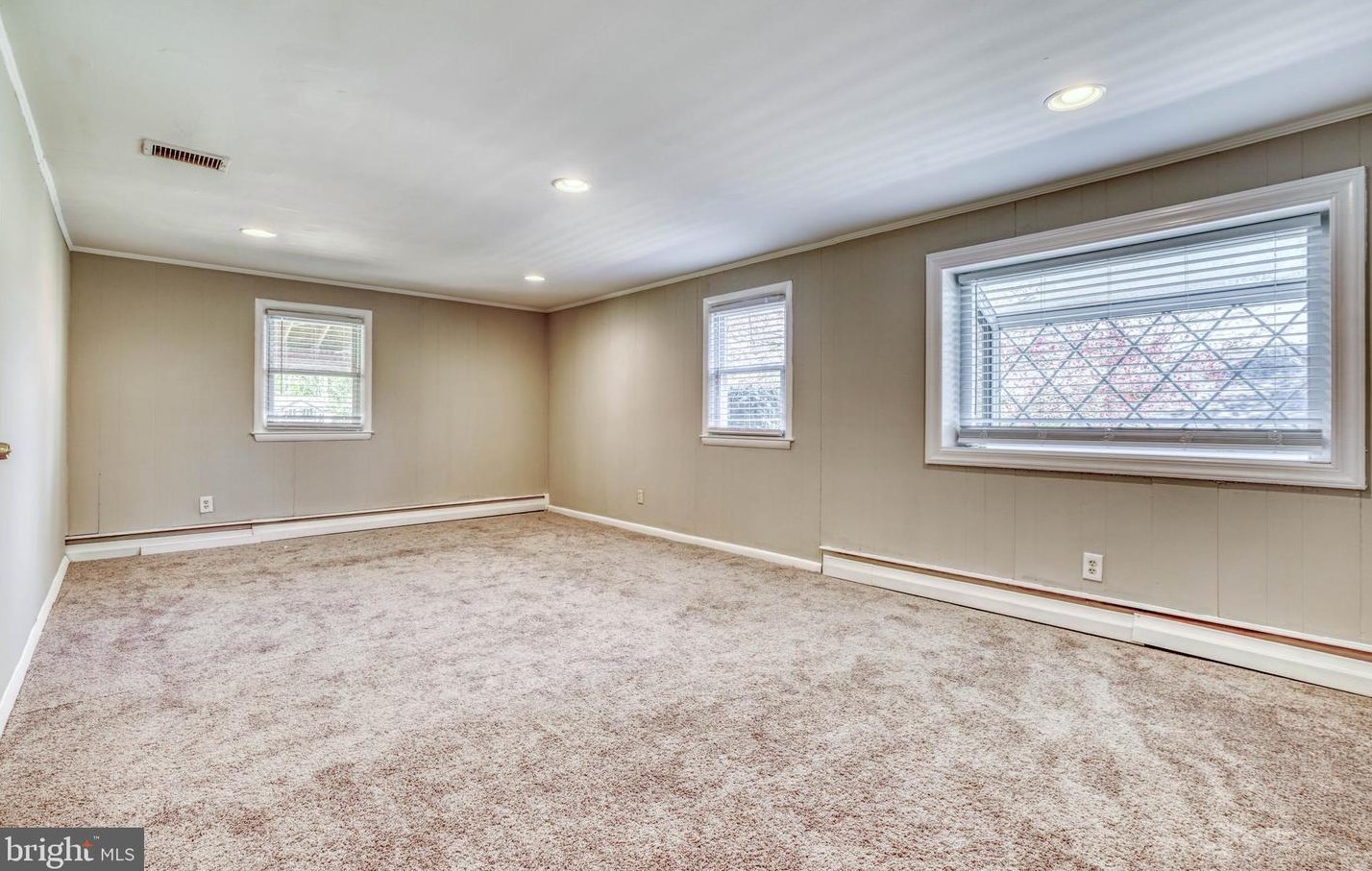 704 Providence Rd, Baltimore MD 21286-1562 exterior