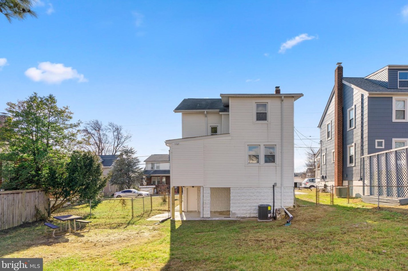1324 Maple Ave, Baltimore MD  21221-6027 exterior