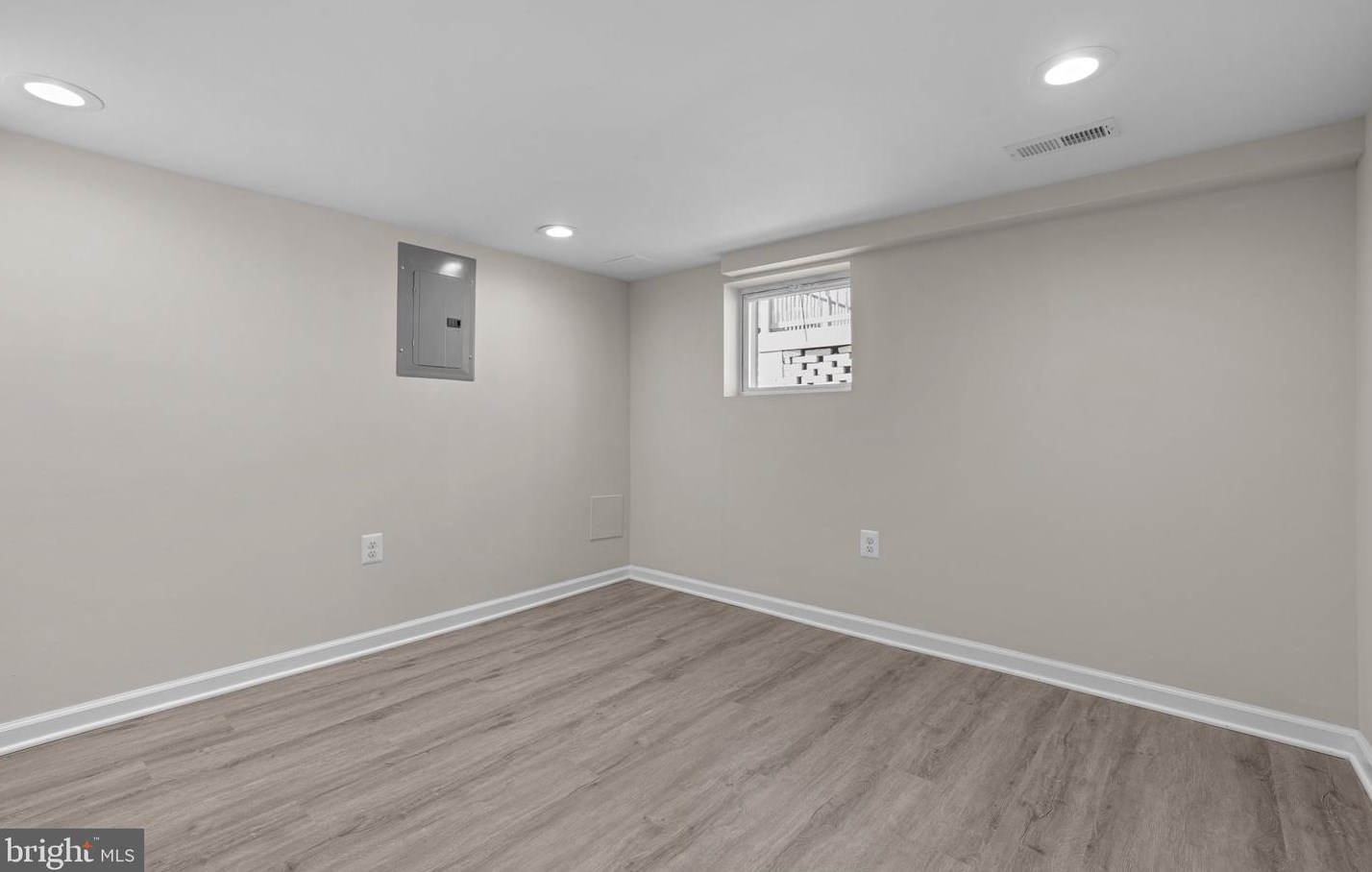 1324 Maple Ave, Baltimore MD  21221-6027 exterior
