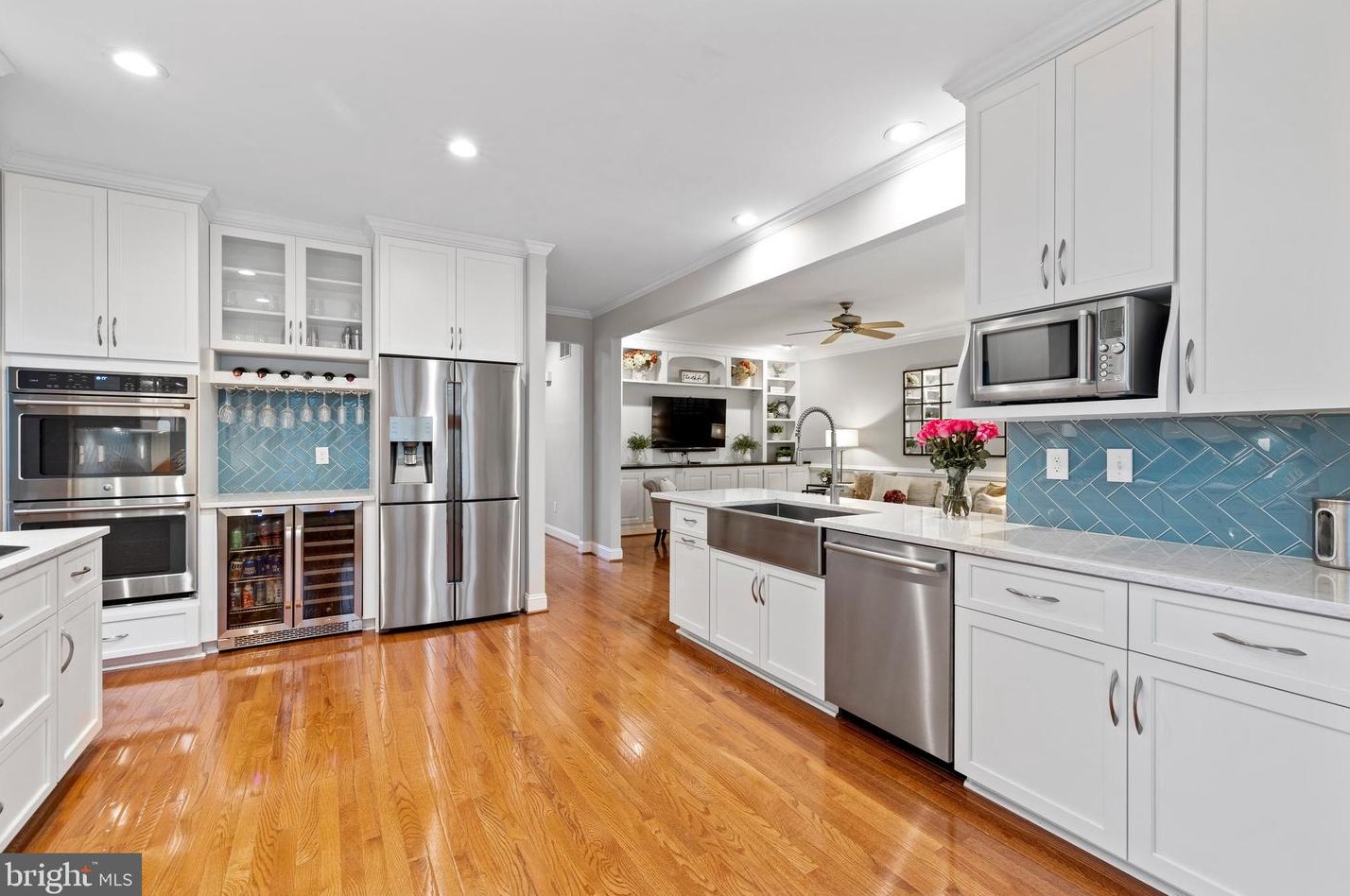 4 Old Granary Ct, Baltimore MD  21228-5358 exterior