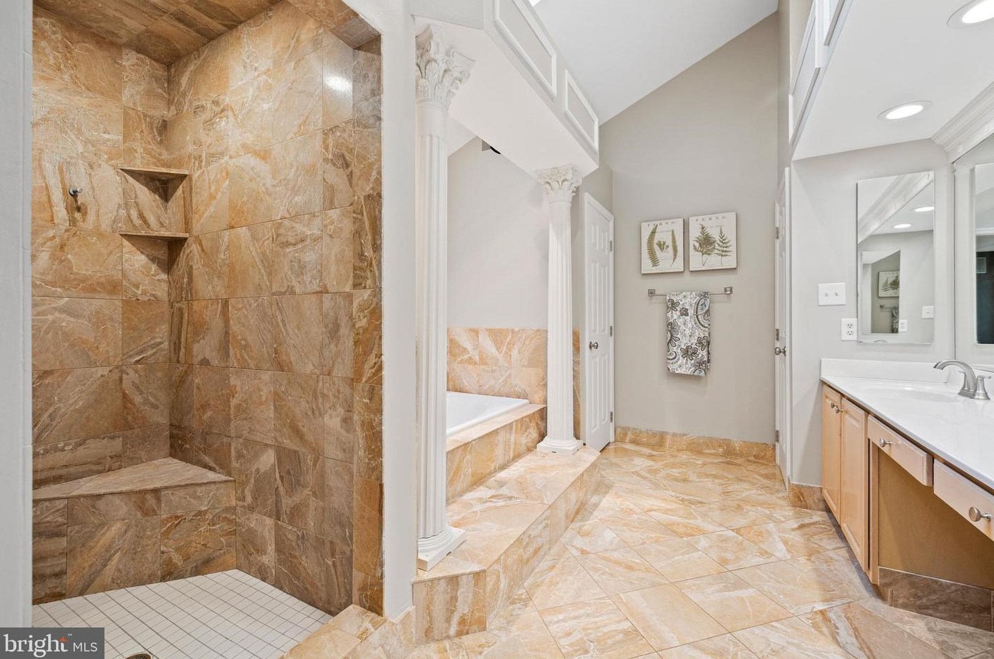 4 Old Granary Ct, Baltimore MD  21228-5358 exterior