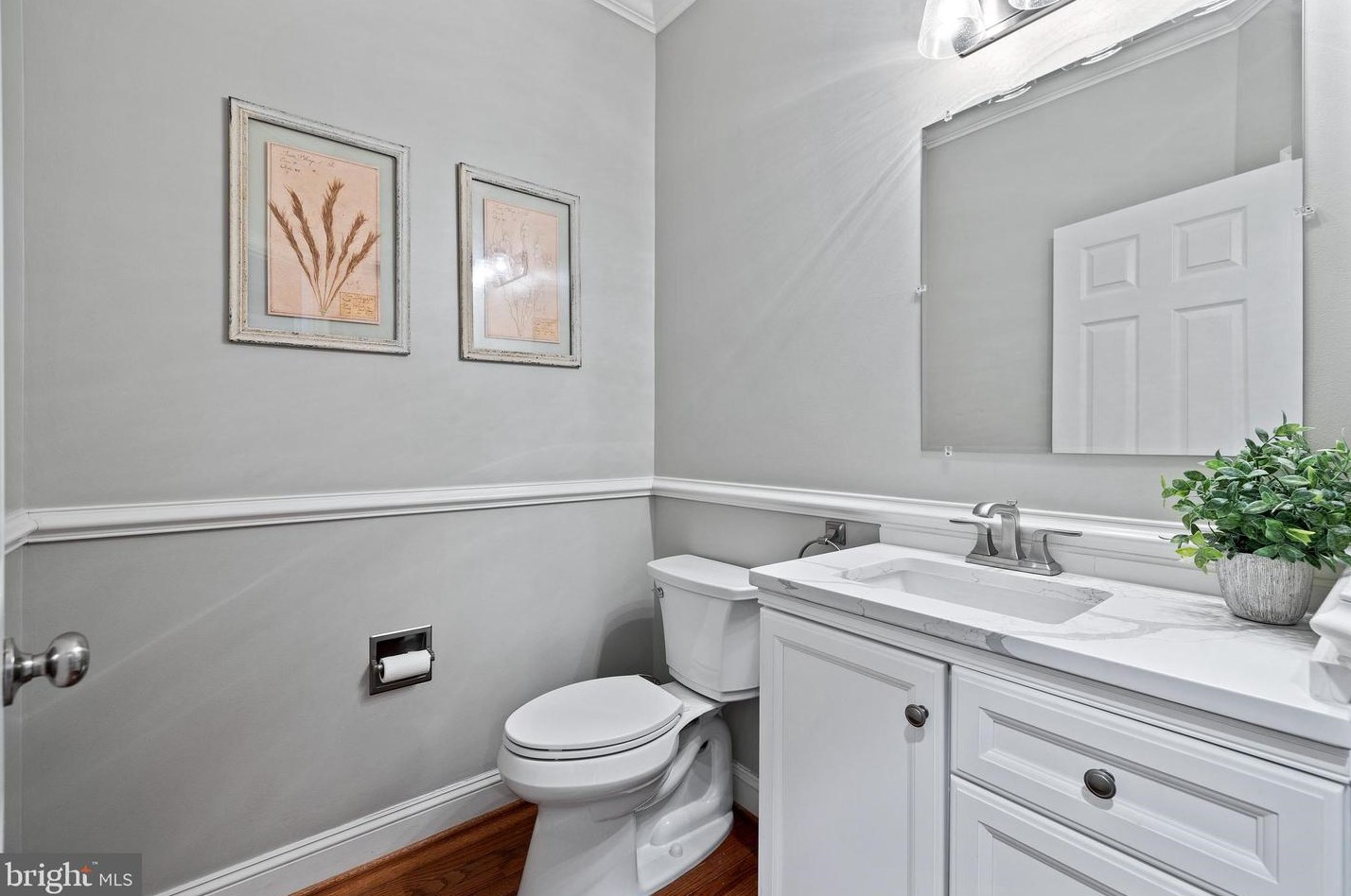 4 Old Granary Ct, Baltimore MD  21228-5358 exterior