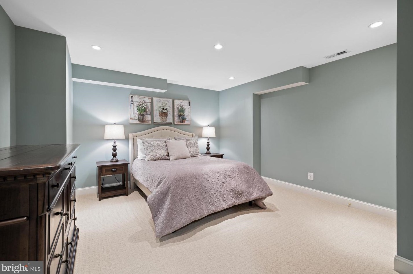 4 Old Granary Ct, Baltimore MD  21228-5358 exterior