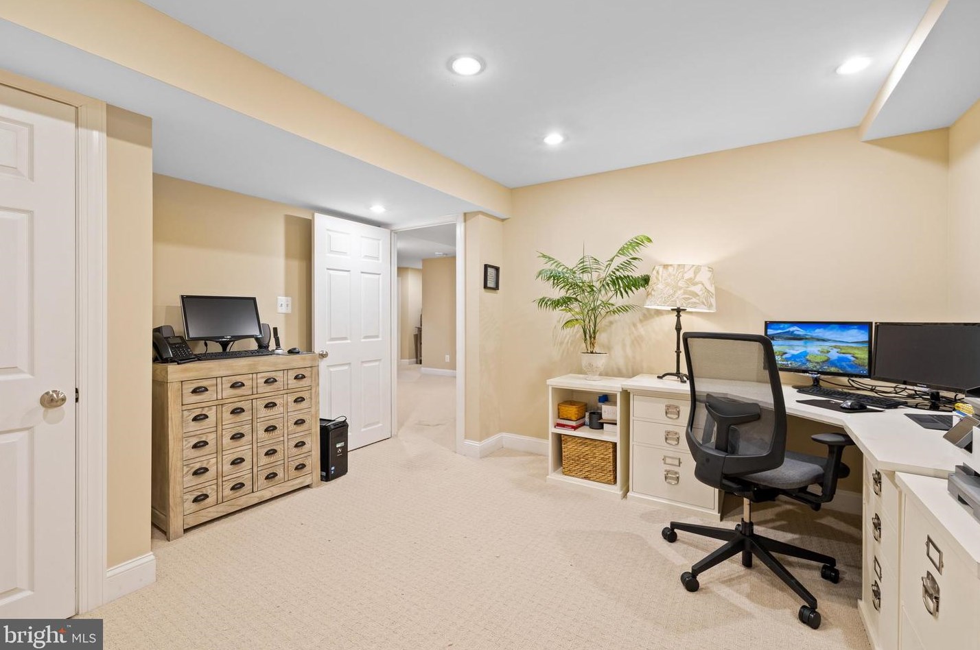 4 Old Granary Ct, Baltimore MD  21228-5358 exterior