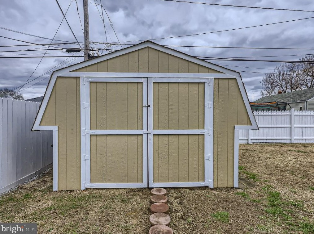 8230 Longpoint Rd, Baltimore MD  21222-6017 exterior