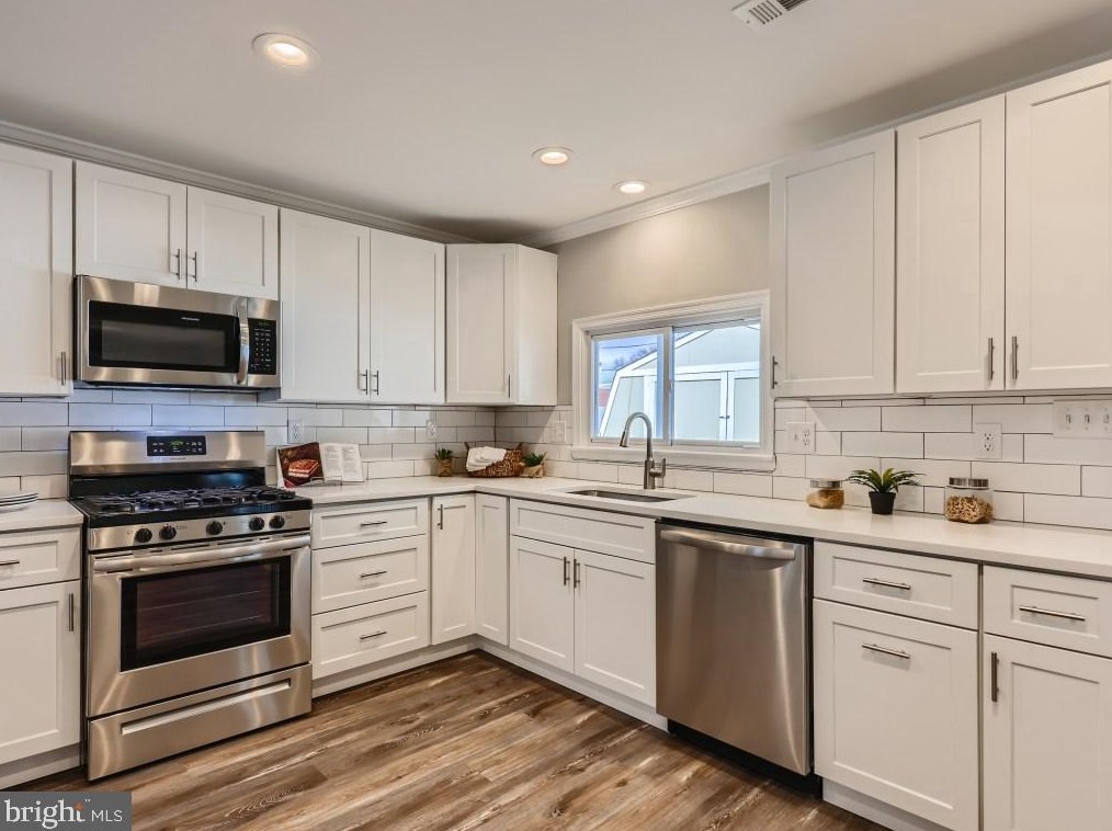 8230 Longpoint Rd, Baltimore MD  21222-6017 exterior