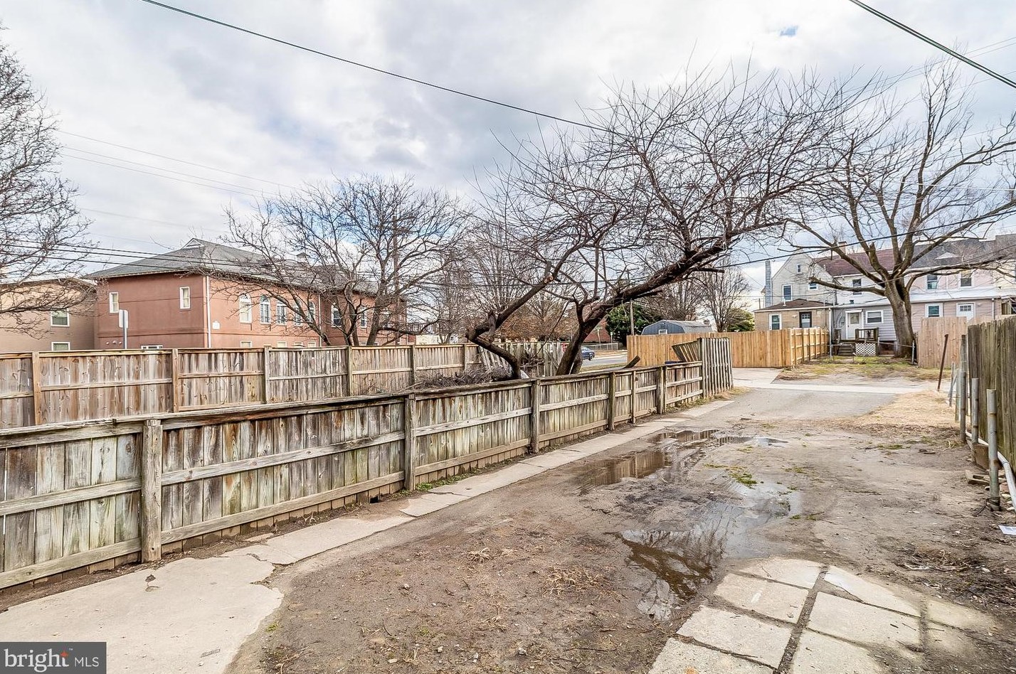 203 Colgate Ave, Baltimore MD  21222-4211 exterior