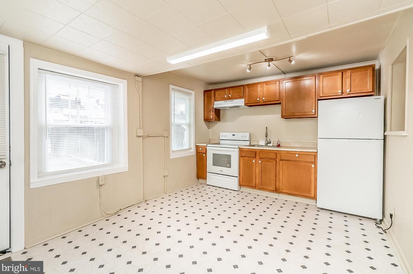 203 Colgate Ave, Baltimore MD  21222-4211 exterior