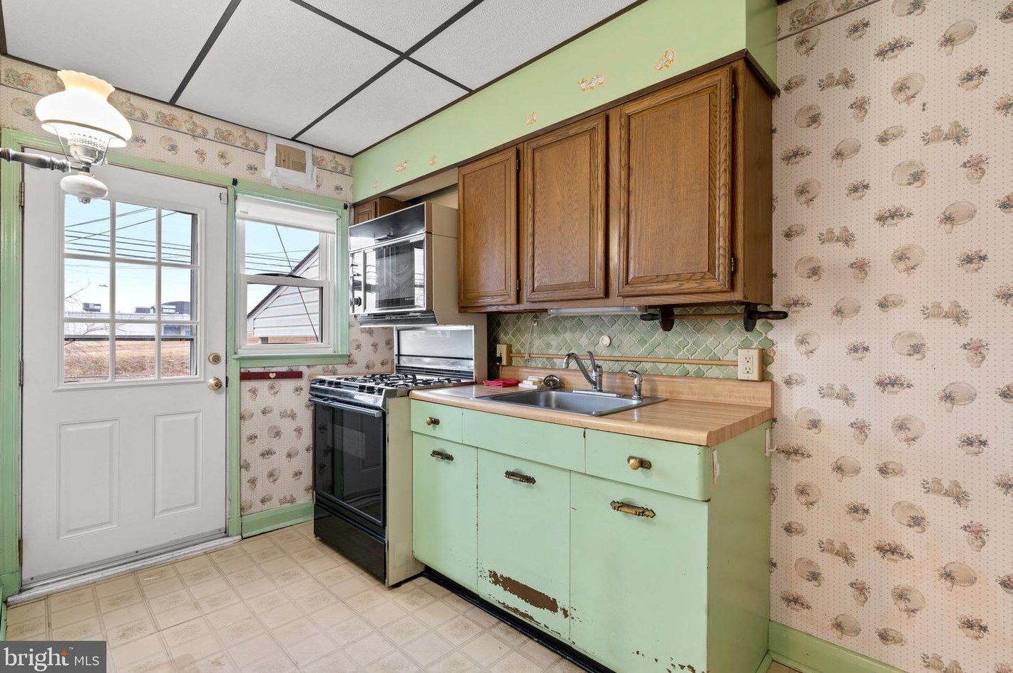 2812 Plainfield Rd, Baltimore MD  21222-2234 exterior